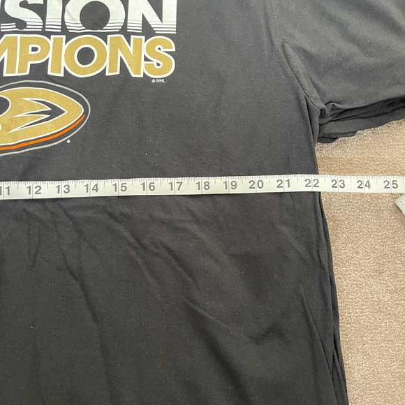 Anaheim Ducks Mens Pacific Division Champions - Picture 5 of 7